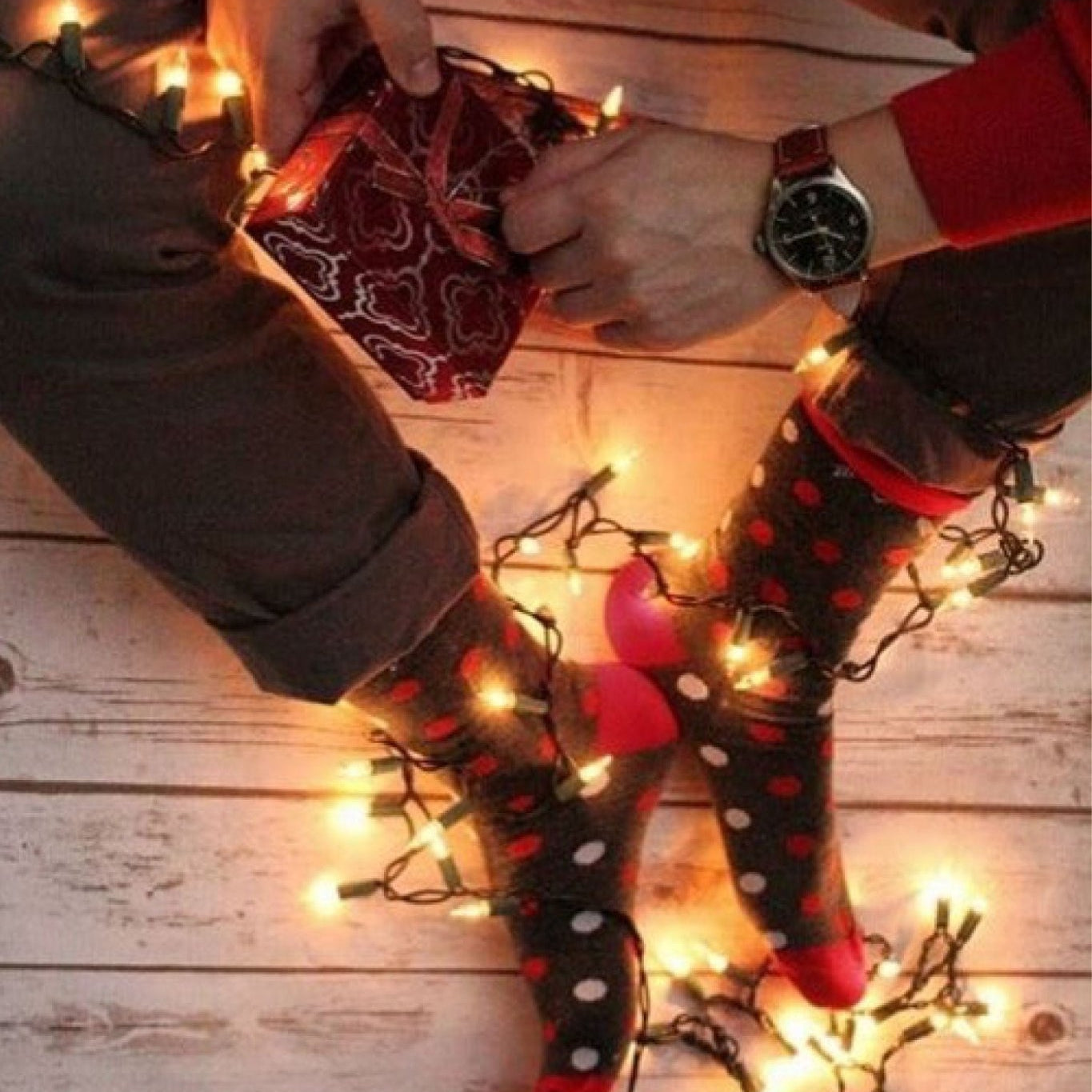 HOLIDAY GIFT GUIDE