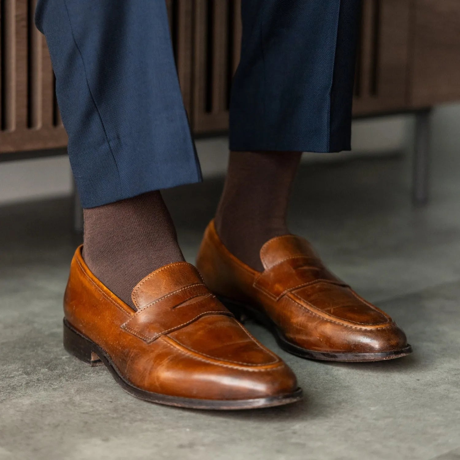 An espresso brown men's dress sock