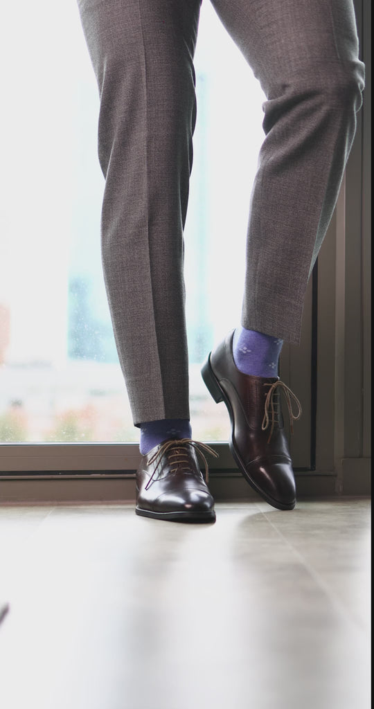 Heathered Blue Men's Dress Sock with a sky blue flower pattern